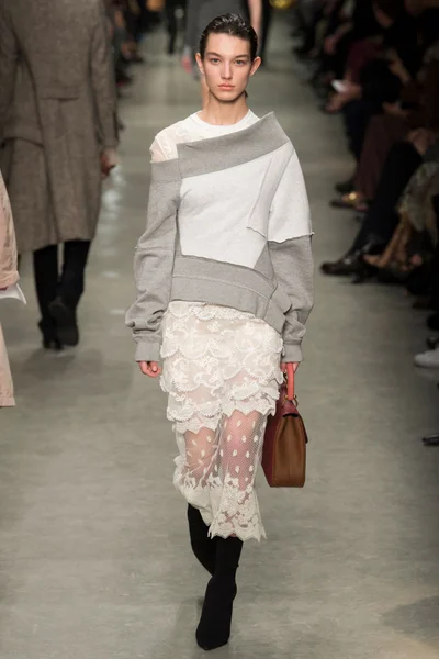 Look 60
